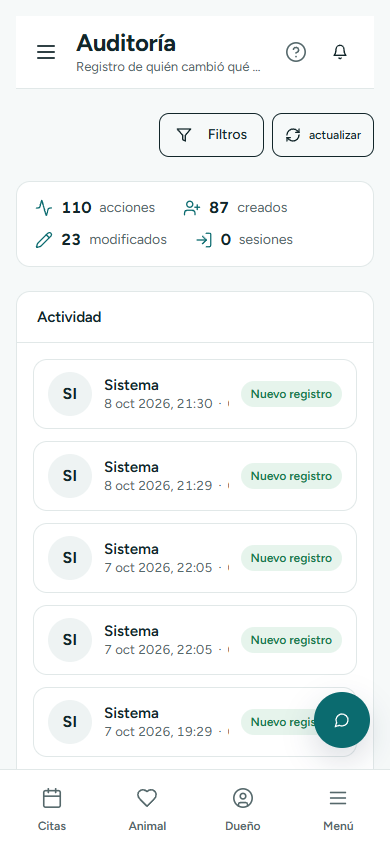 Auditoría con filtros y la lista de acciones con usuario, módulo y hora (en el teléfono)